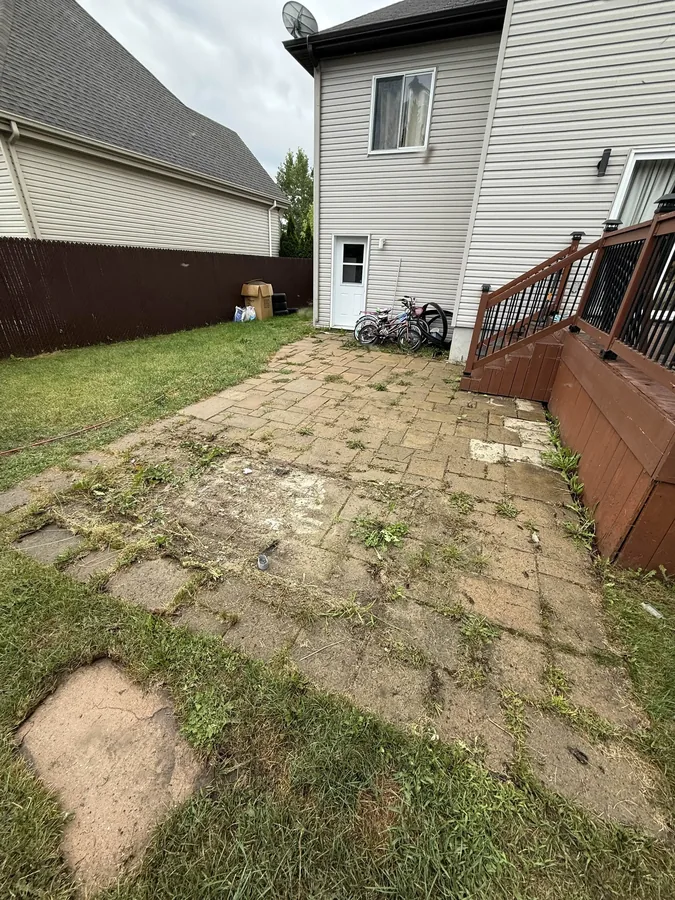 Avant - Nettoyage patio et terrasse pavé-uni Notre-Dame-des-Prairies Lanaudière